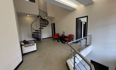 En venta casa de 5 dormitorios en Urb.Aquamarina en la vía Samborondón km 1.
