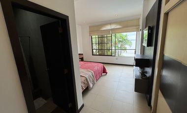 En venta casa de 5 dormitorios en Urb.Aquamarina en la vía Samborondón km 1.