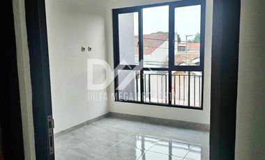 Dijual cepat rumah baru di Nusaloka BSD Tangerang