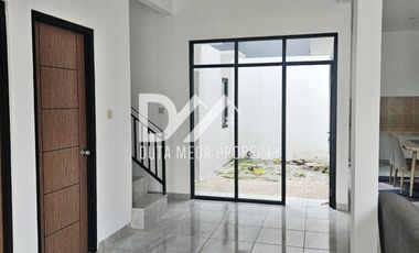 Dijual cepat rumah baru di Nusaloka BSD Tangerang