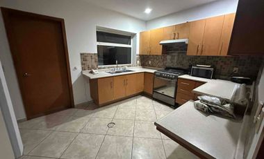 SE RENTA CASA EN VISTAS DEL TULE 1 DE UN PISO