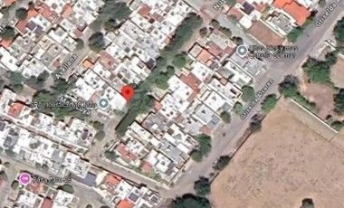 Casa en Venta en Fraccionamiento Almendros, Manzanillo Colima CLJ.