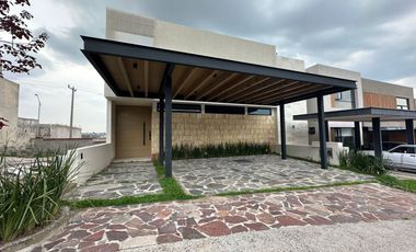 Estrena casa con acabados premium en Altozano