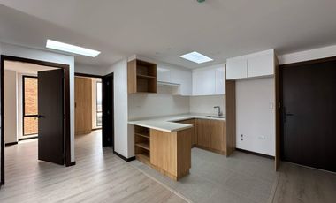 Departamento en venta en el quinto piso con tres dormitorios, sector Av. Don Bosco