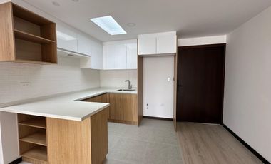 Departamento en venta en el quinto piso con tres dormitorios, sector Av. Don Bosco