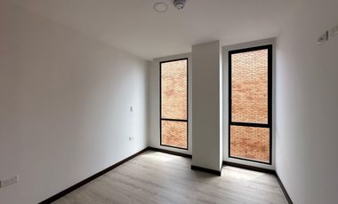 Departamento en venta en el quinto piso con tres dormitorios, sector Av. Don Bosco