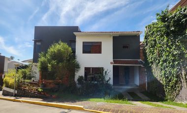 En venta: casa ideal para familias, cerca del Colegio Santana y Racar Shopping