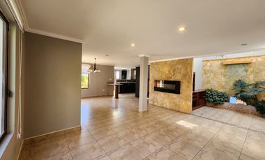 En venta: casa ideal para familias, cerca del Colegio Santana y Racar Shopping