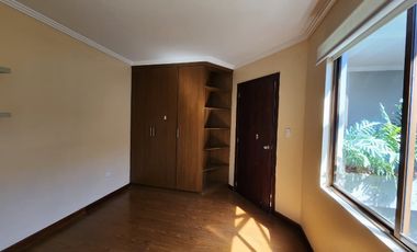 En venta: casa ideal para familias, cerca del Colegio Santana y Racar Shopping