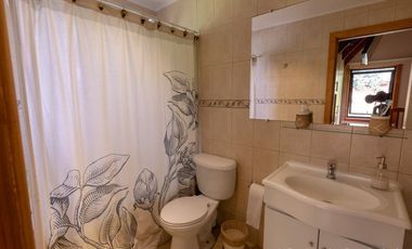 Exclusiva Parcela con Playa Privada y Casa Equipada en Lago Todos los Santos – P.N. Vicente Pérez Rosales