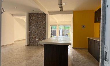 VENTA DE CASA EN JARDINES DE TLAYACAPAN