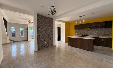 VENTA DE CASA EN JARDINES DE TLAYACAPAN
