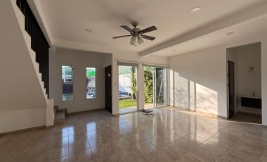 VENTA DE CASA EN JARDINES DE TLAYACAPAN
