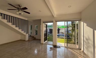 VENTA DE CASA EN JARDINES DE TLAYACAPAN