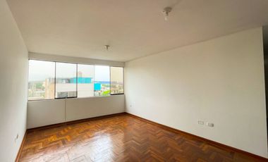 VENDO DEPARTAMENTO FLAT  EN  3er PISO AT 73 M2 INCLUYE  1 COCHERA CERCA A LA TECSUP URB.MAYORAZGO   EN EL DISTRITO DE ATE
