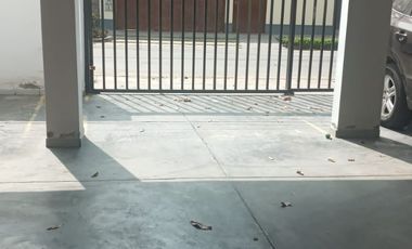VENDO DEPARTAMENTO FLAT  EN  3er PISO AT 73 M2 INCLUYE  1 COCHERA CERCA A LA TECSUP URB.MAYORAZGO   EN EL DISTRITO DE ATE