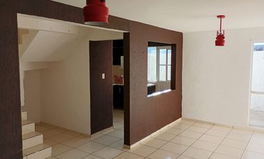 Bonita casa en venta en Real del Márques con excedente