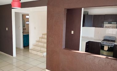 Bonita casa en venta en Real del Márques con excedente