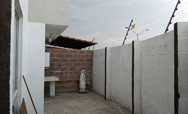 Bonita casa en venta en Real del Márques con excedente