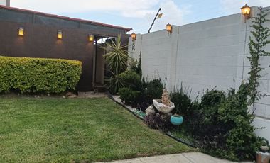 Bonita casa en venta en Real del Márques con excedente