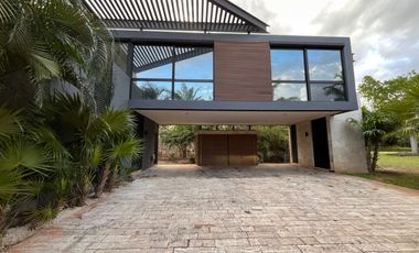 HERMOSA RESIDENCIA EN RENTA, YUCATÁN COUNTRY CLUB, ACCESO A LAGO
