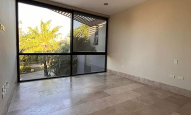 HERMOSA RESIDENCIA EN RENTA, YUCATÁN COUNTRY CLUB, ACCESO A LAGO