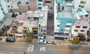 VENDO TERRENO 80M2. CON LICENCIA DE CONSTRUCCION, URB. LOS SAUCES SURQUILLO