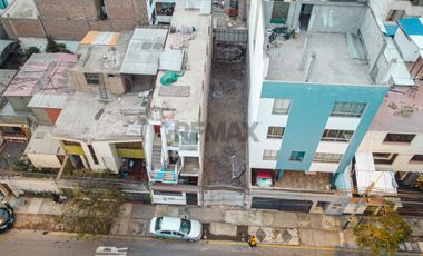 VENDO TERRENO 80M2. CON LICENCIA DE CONSTRUCCION, URB. LOS SAUCES SURQUILLO
