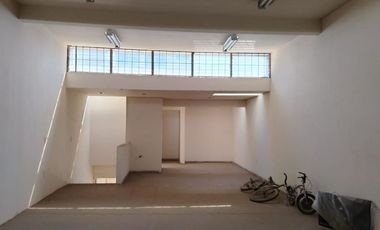 RENTO BODEGA CON OFICINAS EN 1ER PISO, COLONIA LA MODERNA, IRAPUATO, GUANAJUATO