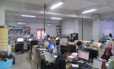 JUAL CEPAT KANTOR 3 LANTAI DI JL AFANDI CATURTUNGGAL