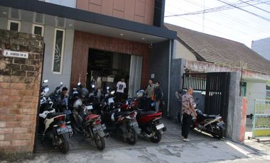 JUAL CEPAT KANTOR 3 LANTAI DI JL AFANDI CATURTUNGGAL