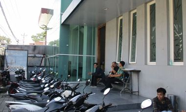 JUAL CEPAT KANTOR 3 LANTAI DI JL AFANDI CATURTUNGGAL
