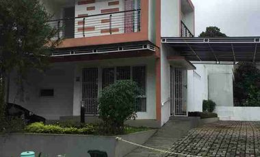 Rumah siap huni Hoek,di Royal tajur kota Bogor