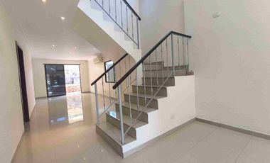 En venta casa Amplia y Moderna Casa de 5 dormitorios. Ciudad Celeste, Samborondon