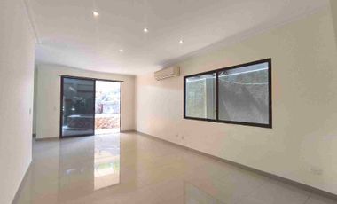 En venta casa Amplia y Moderna Casa de 5 dormitorios. Ciudad Celeste, Samborondon