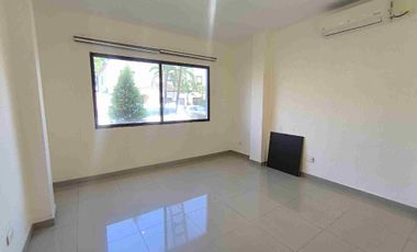 En venta casa Amplia y Moderna Casa de 5 dormitorios. Ciudad Celeste, Samborondon