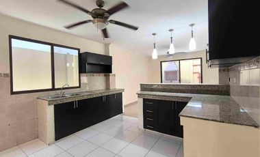 En venta casa Amplia y Moderna Casa de 5 dormitorios. Ciudad Celeste, Samborondon