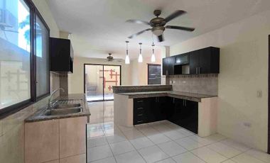 En venta casa Amplia y Moderna Casa de 5 dormitorios. Ciudad Celeste, Samborondon