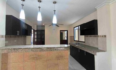 En venta casa Amplia y Moderna Casa de 5 dormitorios. Ciudad Celeste, Samborondon