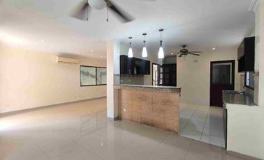 En venta casa Amplia y Moderna Casa de 5 dormitorios. Ciudad Celeste, Samborondon