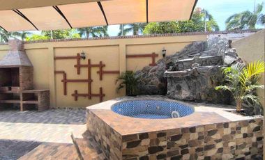 En venta casa Amplia y Moderna Casa de 5 dormitorios. Ciudad Celeste, Samborondon