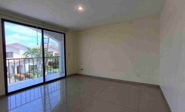 En venta casa Amplia y Moderna Casa de 5 dormitorios. Ciudad Celeste, Samborondon