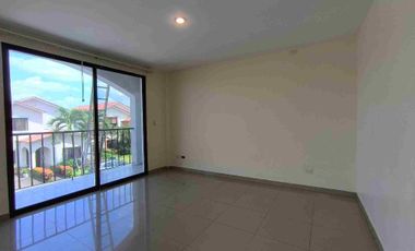 En venta casa Amplia y Moderna Casa de 5 dormitorios. Ciudad Celeste, Samborondon