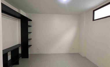 En venta casa Amplia y Moderna Casa de 5 dormitorios. Ciudad Celeste, Samborondon