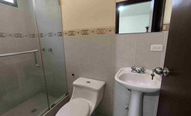 En venta casa Amplia y Moderna Casa de 5 dormitorios. Ciudad Celeste, Samborondon