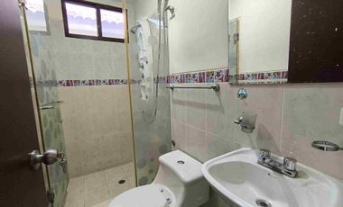 En venta casa Amplia y Moderna Casa de 5 dormitorios. Ciudad Celeste, Samborondon