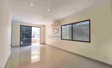 En venta casa Amplia y Moderna Casa de 5 dormitorios. Ciudad Celeste, Samborondon