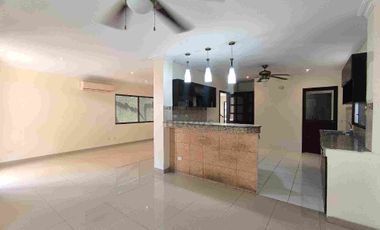 En venta casa Amplia y Moderna Casa de 5 dormitorios. Ciudad Celeste, Samborondon
