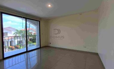 En venta casa Amplia y Moderna Casa de 5 dormitorios. Ciudad Celeste, Samborondon