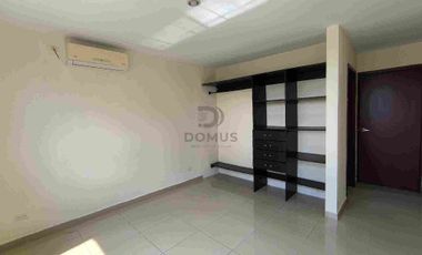 En venta casa Amplia y Moderna Casa de 5 dormitorios. Ciudad Celeste, Samborondon